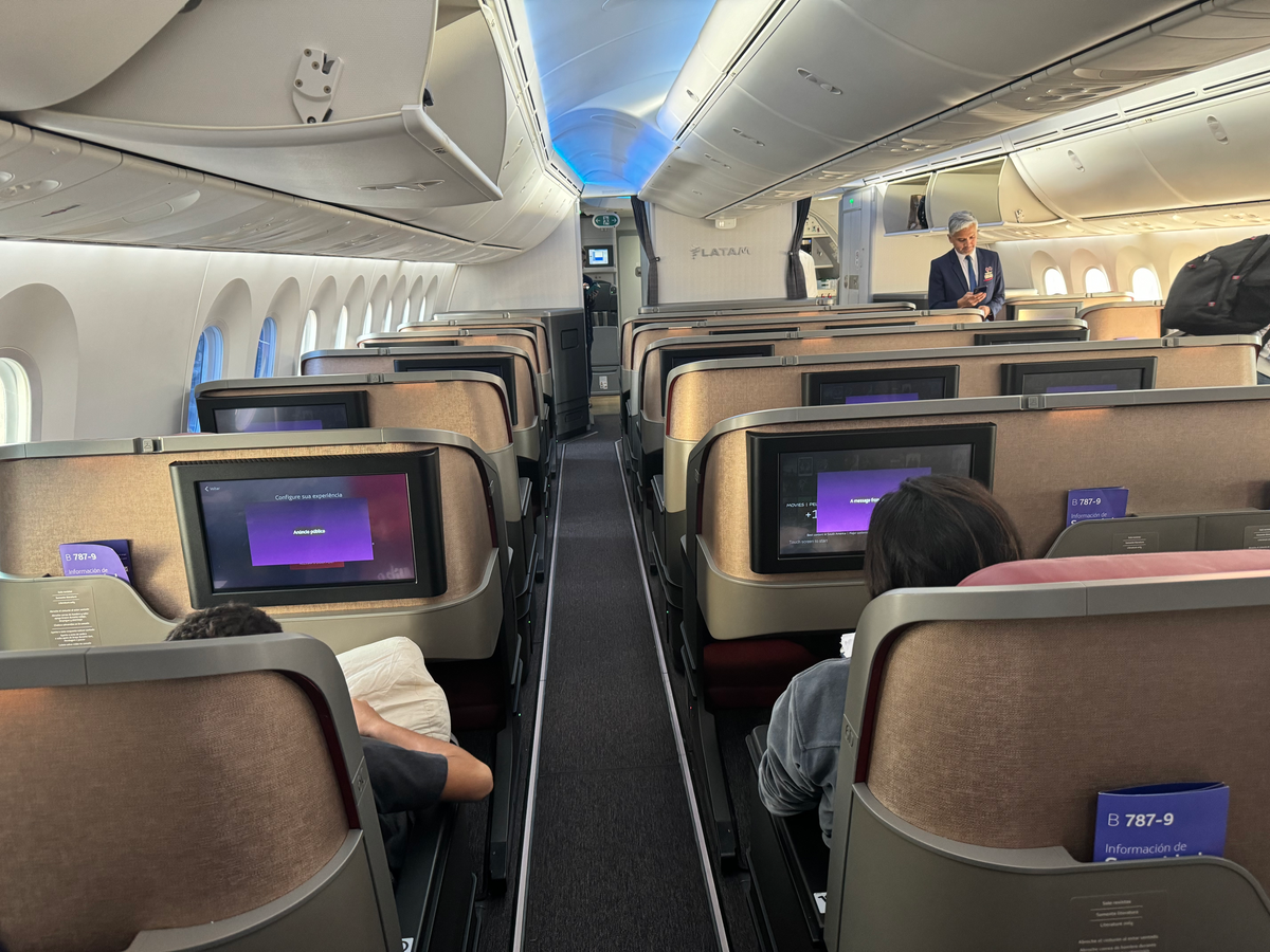 LATAM business class B787 9 GRU SCL cabin