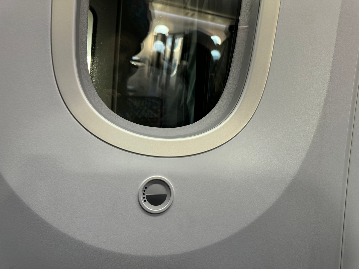 LATAM business class B787 9 GRU SCL seat dimming windows