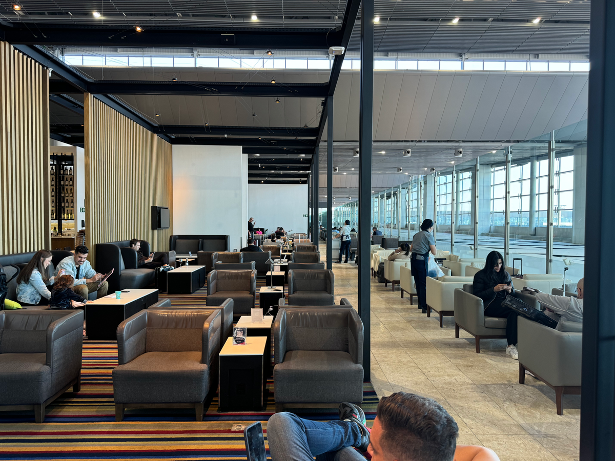 LATAM lounge Sao Paulo GRU terminal 3 concourse seating