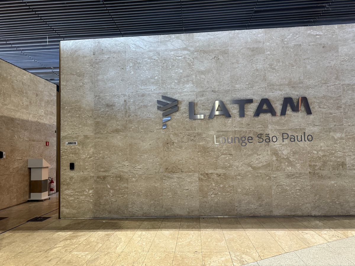 LATAM lounge Sao Paulo GRU terminal 3 entrance