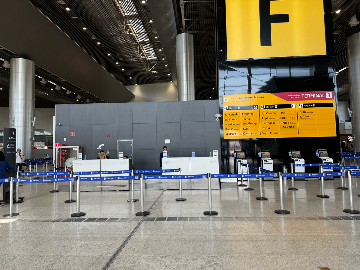 LATAM priority check in deck F GRU Sao Paulo