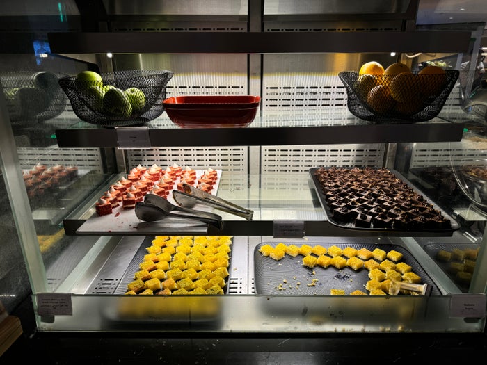 Pearl Lounge AUH desserts Pearl Lounge AUH desserts