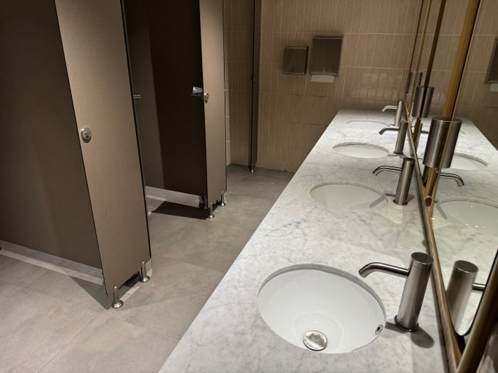 Pearl Lounge AUH female restroom Pearl Lounge AUH female restroom