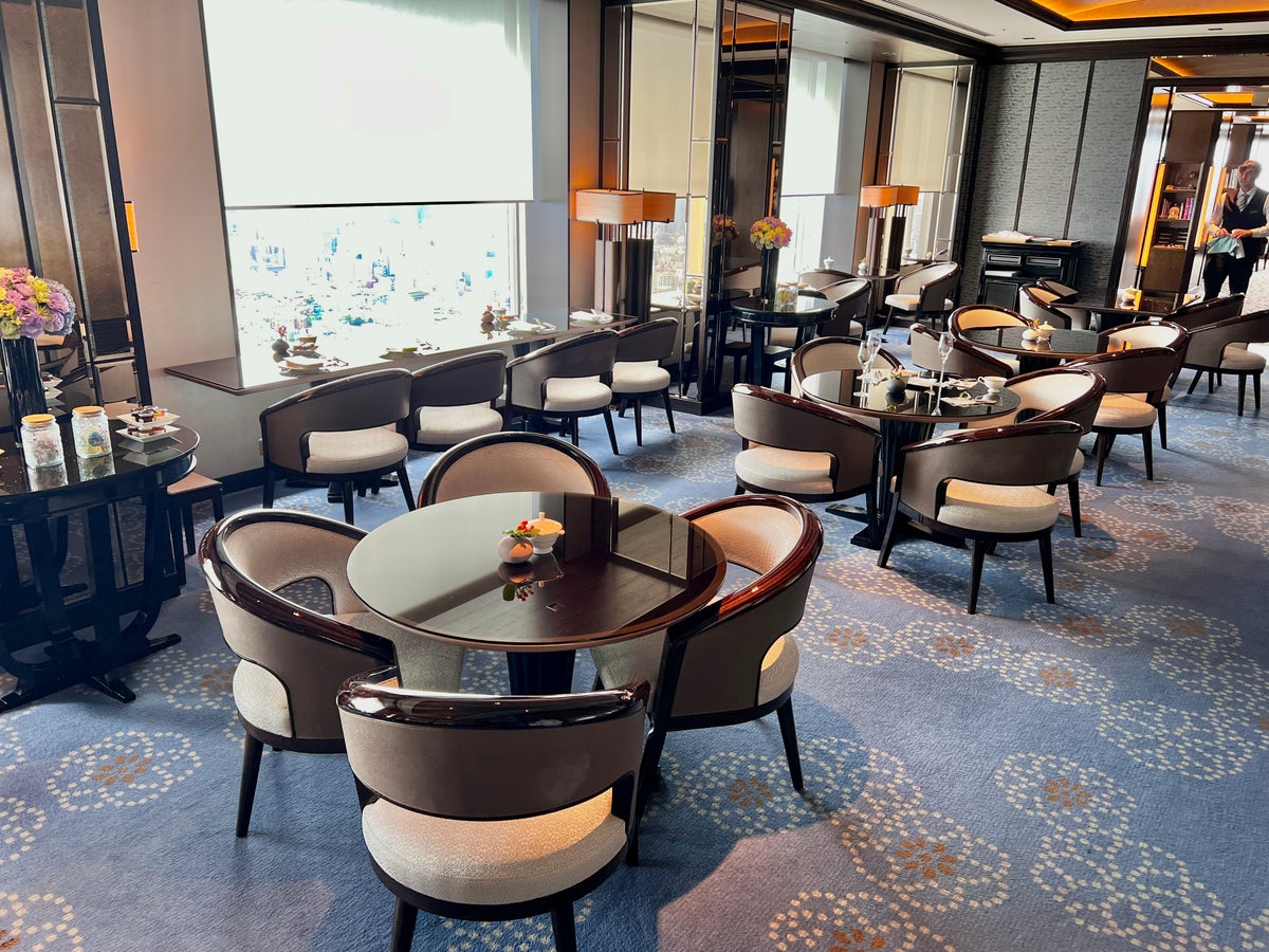 Ritz Carlton Tokyo Executive Lounge seating