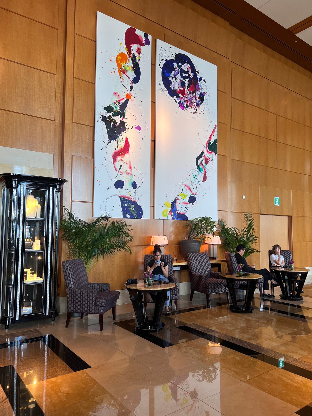 Ritz Carlton Tokyo lobby seating area