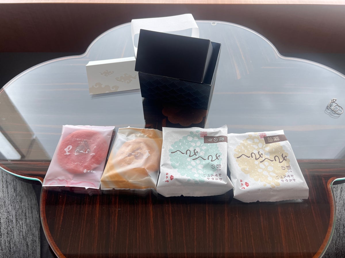 Ritz Carlton Tokyo room cookies