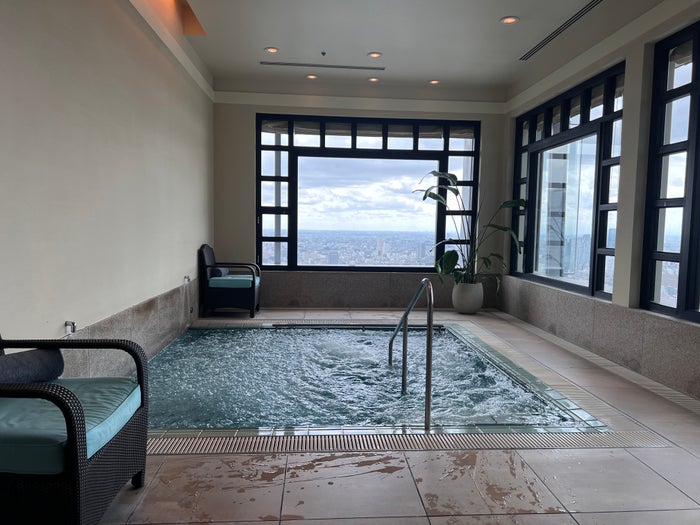 Ritz Carlton Tokyo whirlpool Ritz Carlton Tokyo whirlpool