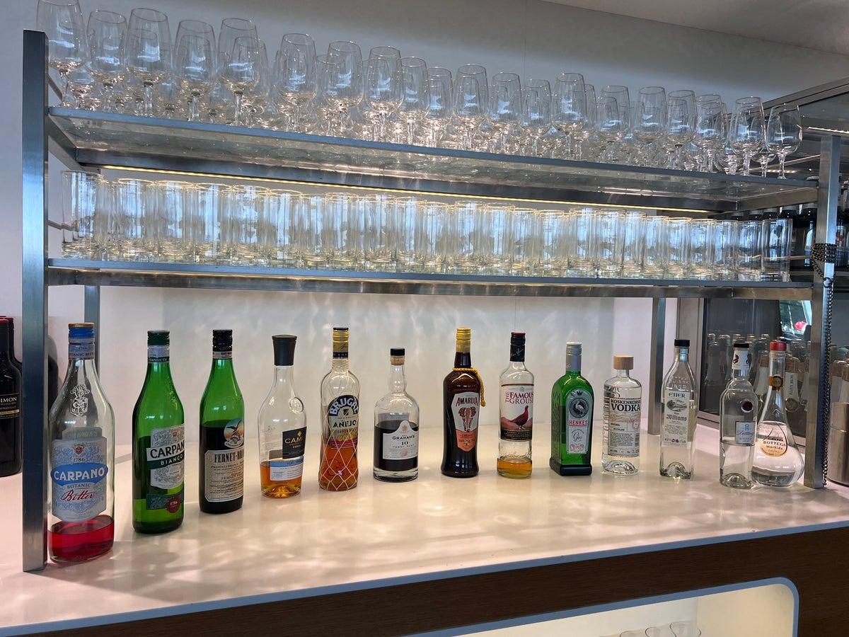 Swiss Business Class Lounge Zurich alcohol