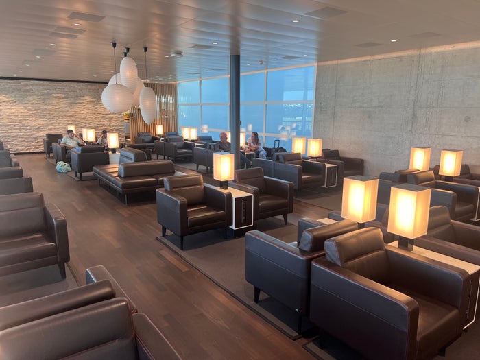 SWISS Business Lounge at ZRH Swiss Business Class Lounge Zurich seating