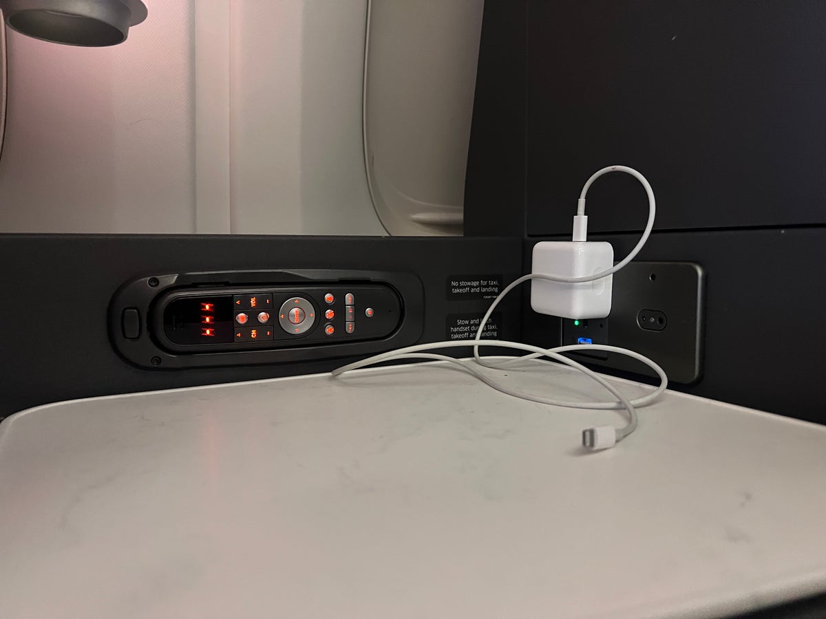 United Polaris 767 300 seat AC power