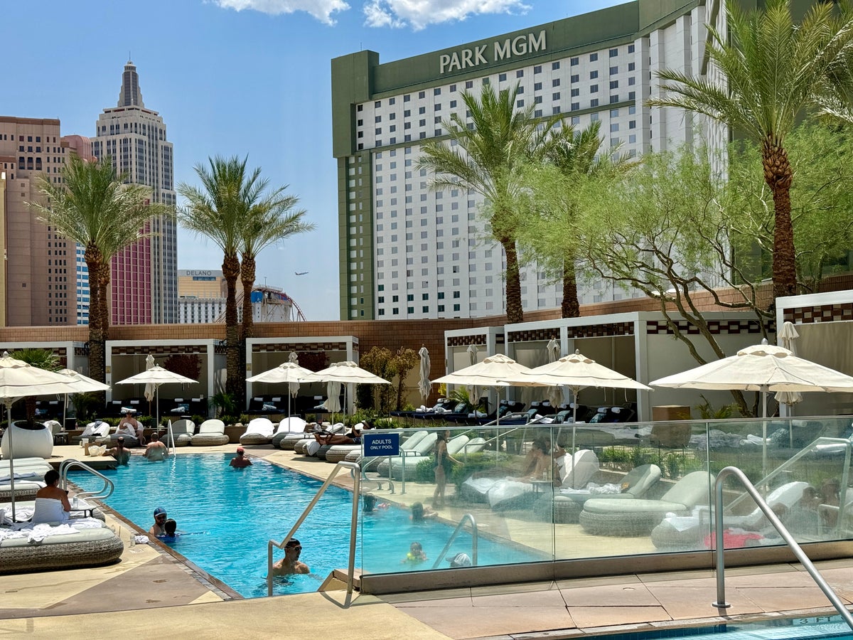 Waldorf Astoria Las Vegas Steps to Family Pool