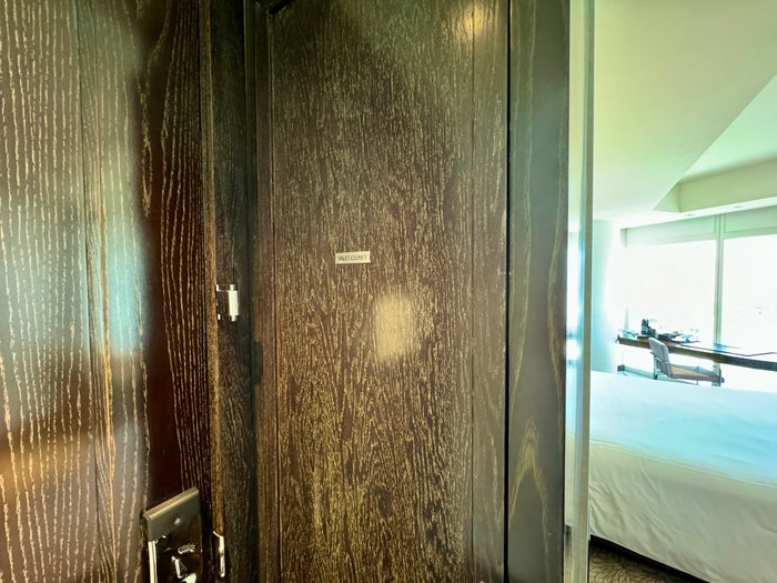 Waldorf Astoria Las Vegas Valet Closet Exterior Waldorf Astoria Las Vegas Valet Closet Exterior