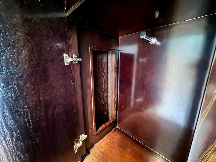 Waldorf Astoria Las Vegas Valet Closet Interior Waldorf Astoria Las Vegas Valet Closet Interior