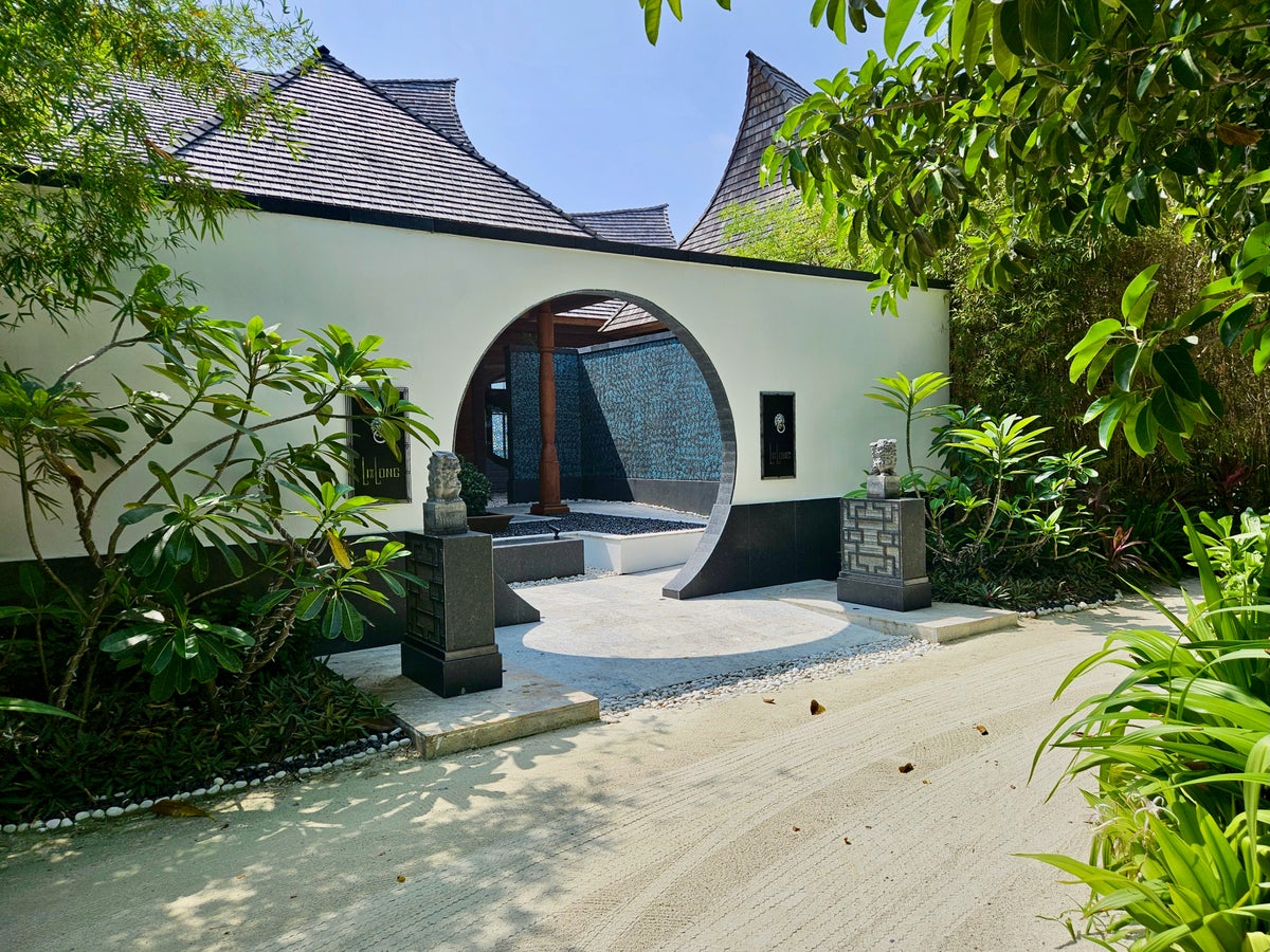 Waldorf Astoria Maldives Li Long entry