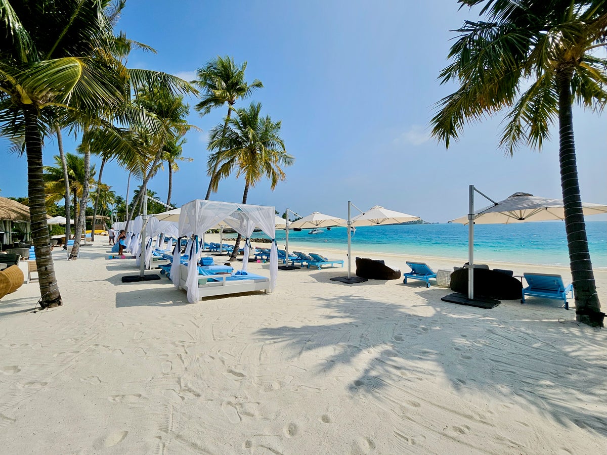 Waldorf Astoria Maldives beach 