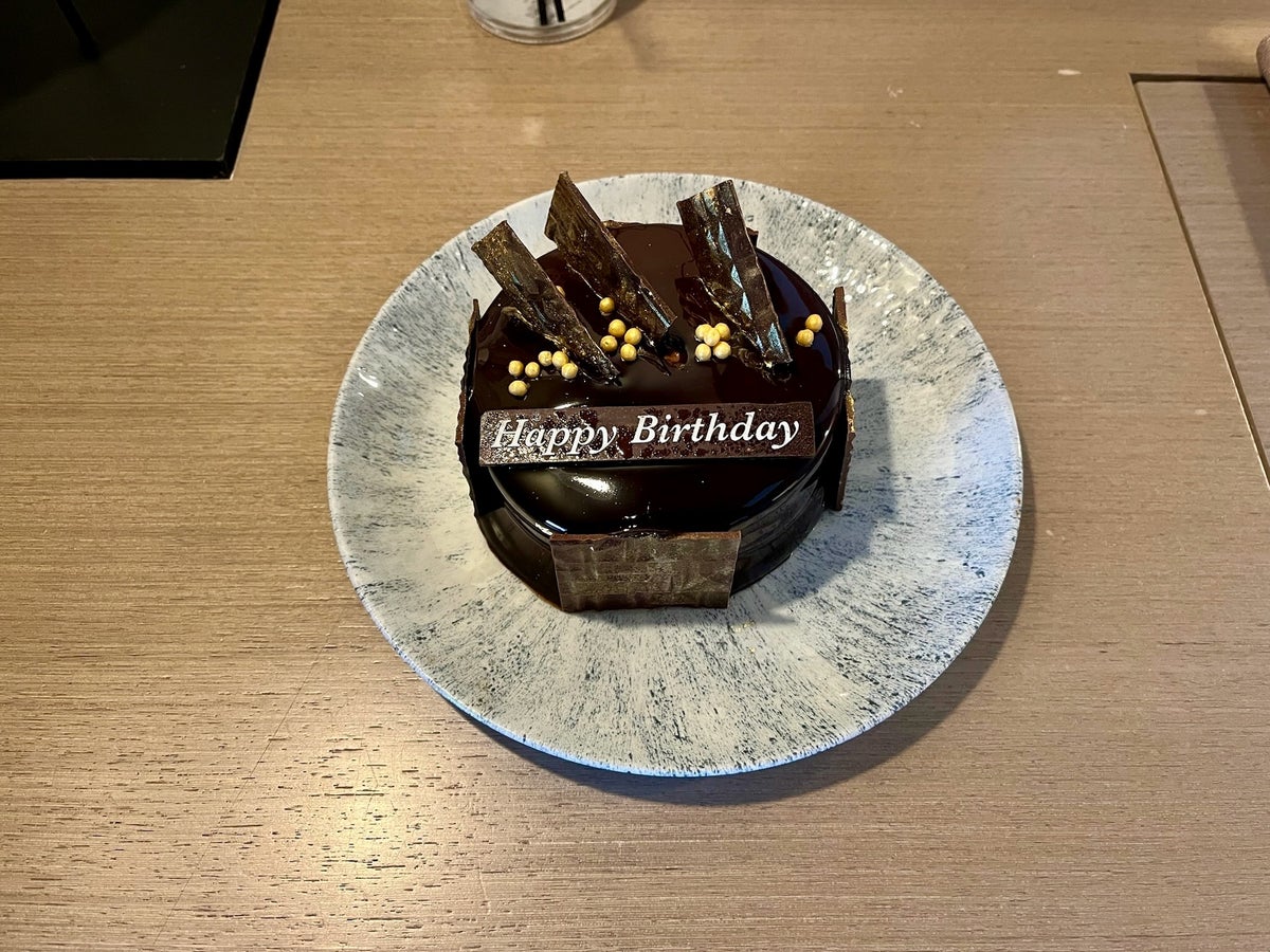 Waldorf Astoria Maldives birthday cake