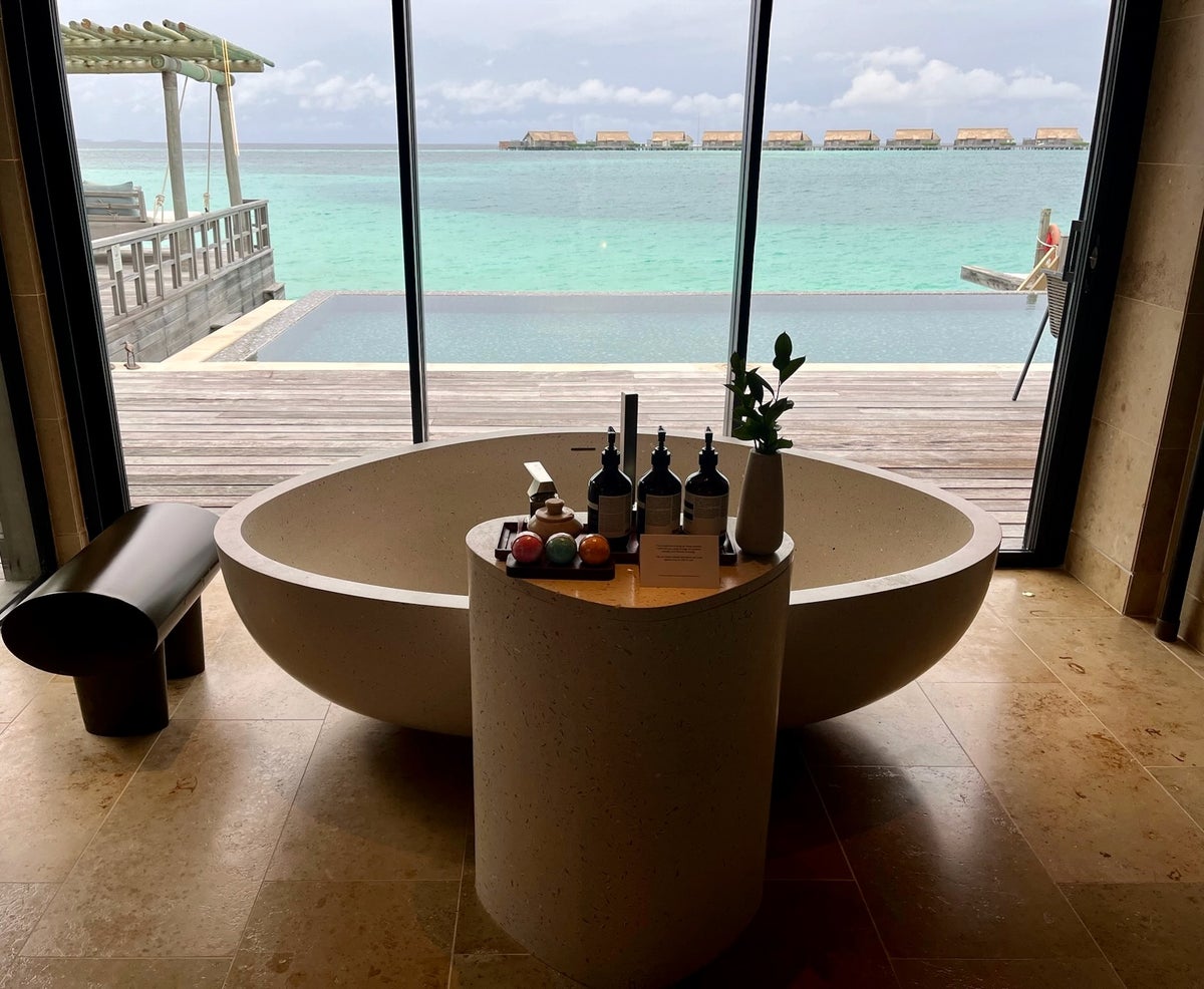 Waldorf Astoria Maldives soaking tub