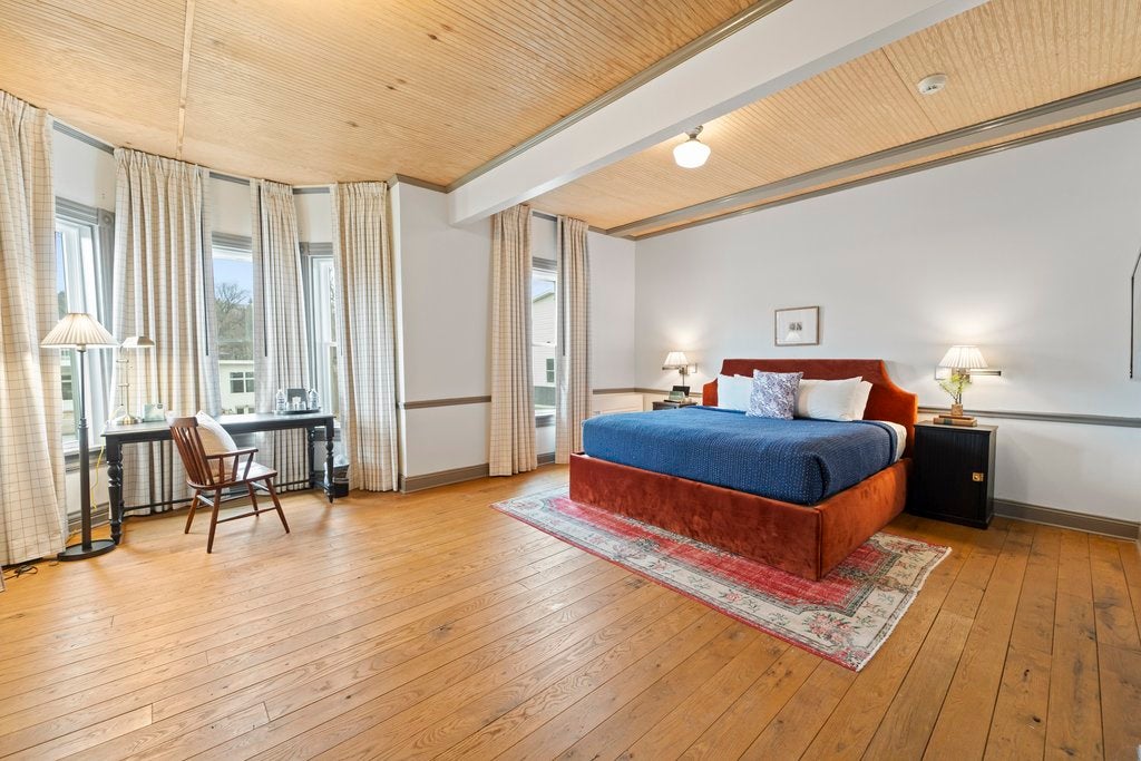 interior of a guest room at Wylder Windham