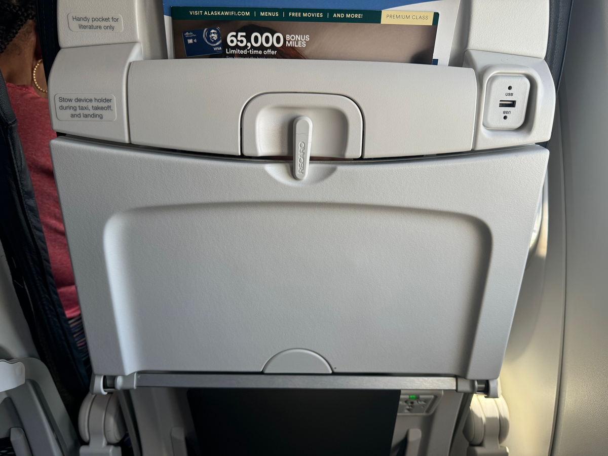 Alaska Airlines B737 9 MAX LAX BZE Tray table