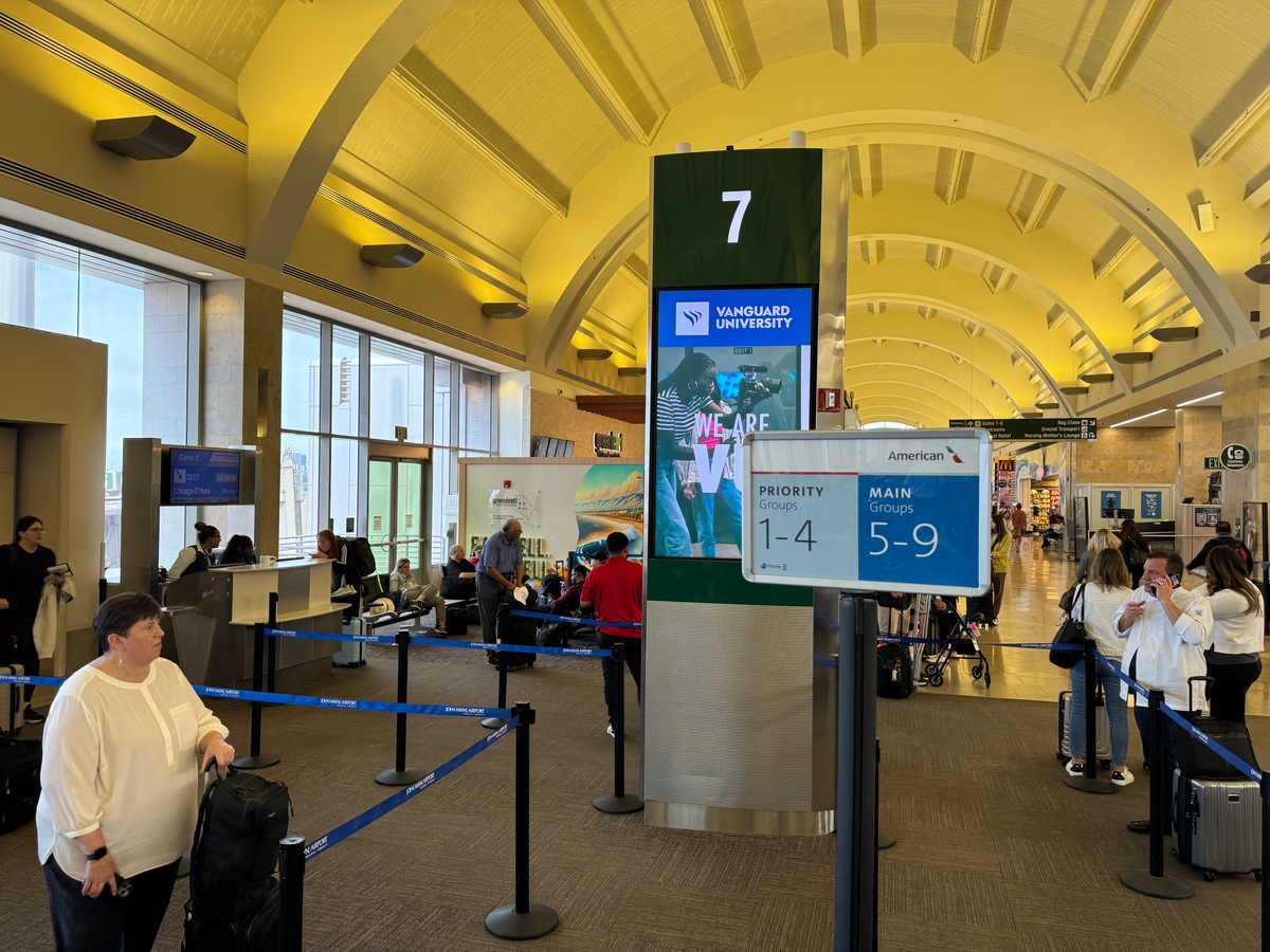 American Airlines priority boarding groups SNA