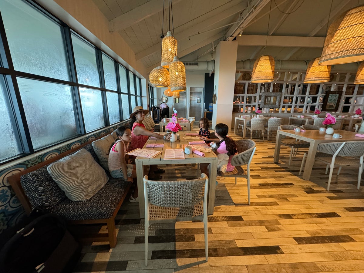 Bakers Cay Calusa Indoor Dining