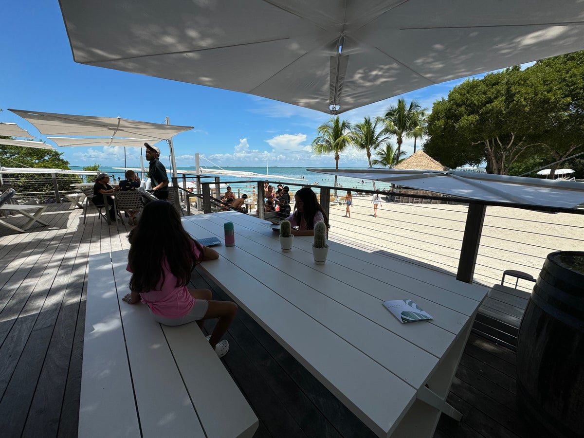 Bakers Cay Dry Rocks Table