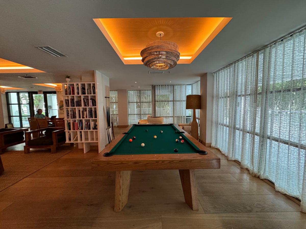 Bakers Cay pool table