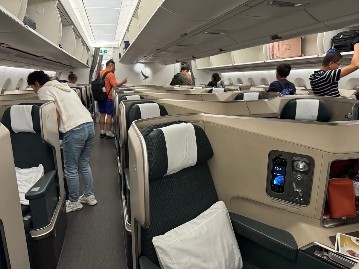 Cathay Pacific A350 1000 business class cabin