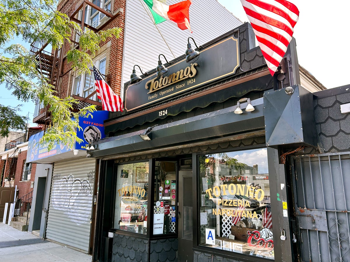 Coney Island Totonnos storefront