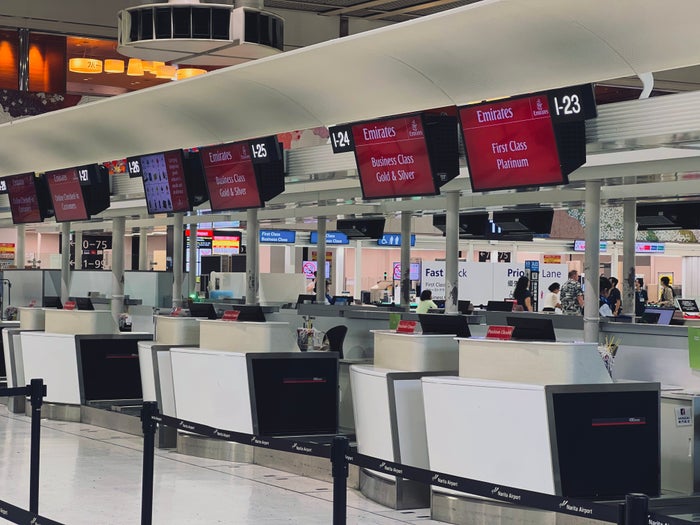 Emirates priority check in counters NRT Emirates priority check in counters NRT