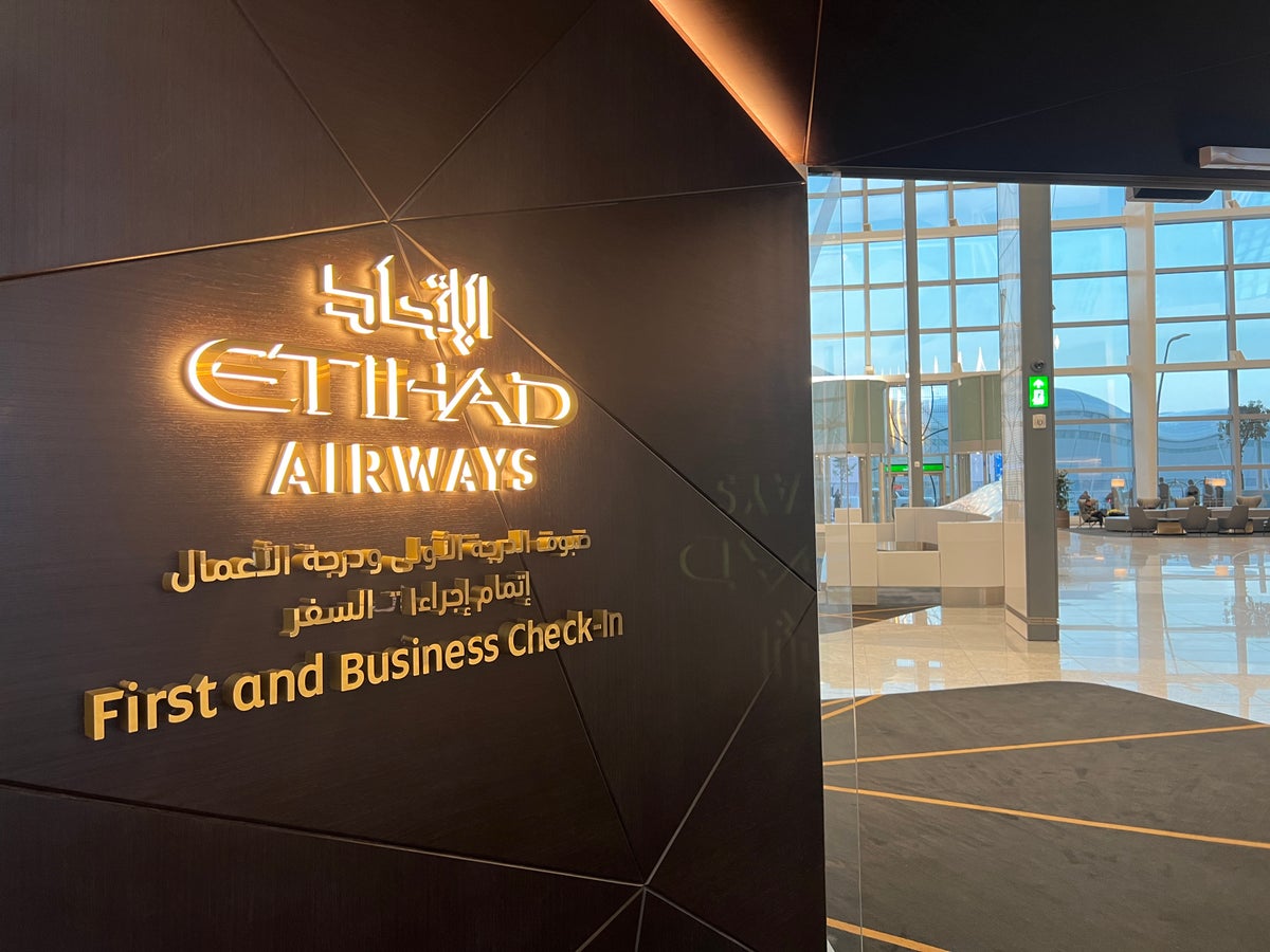 Etihad Business and First Class Check in