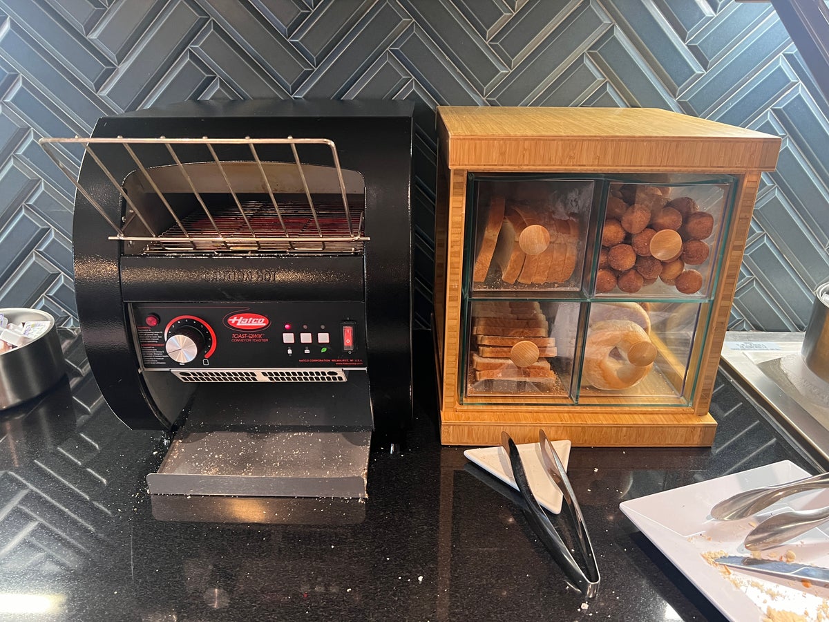 Hyatt Place Orlando Airport breakfast breads