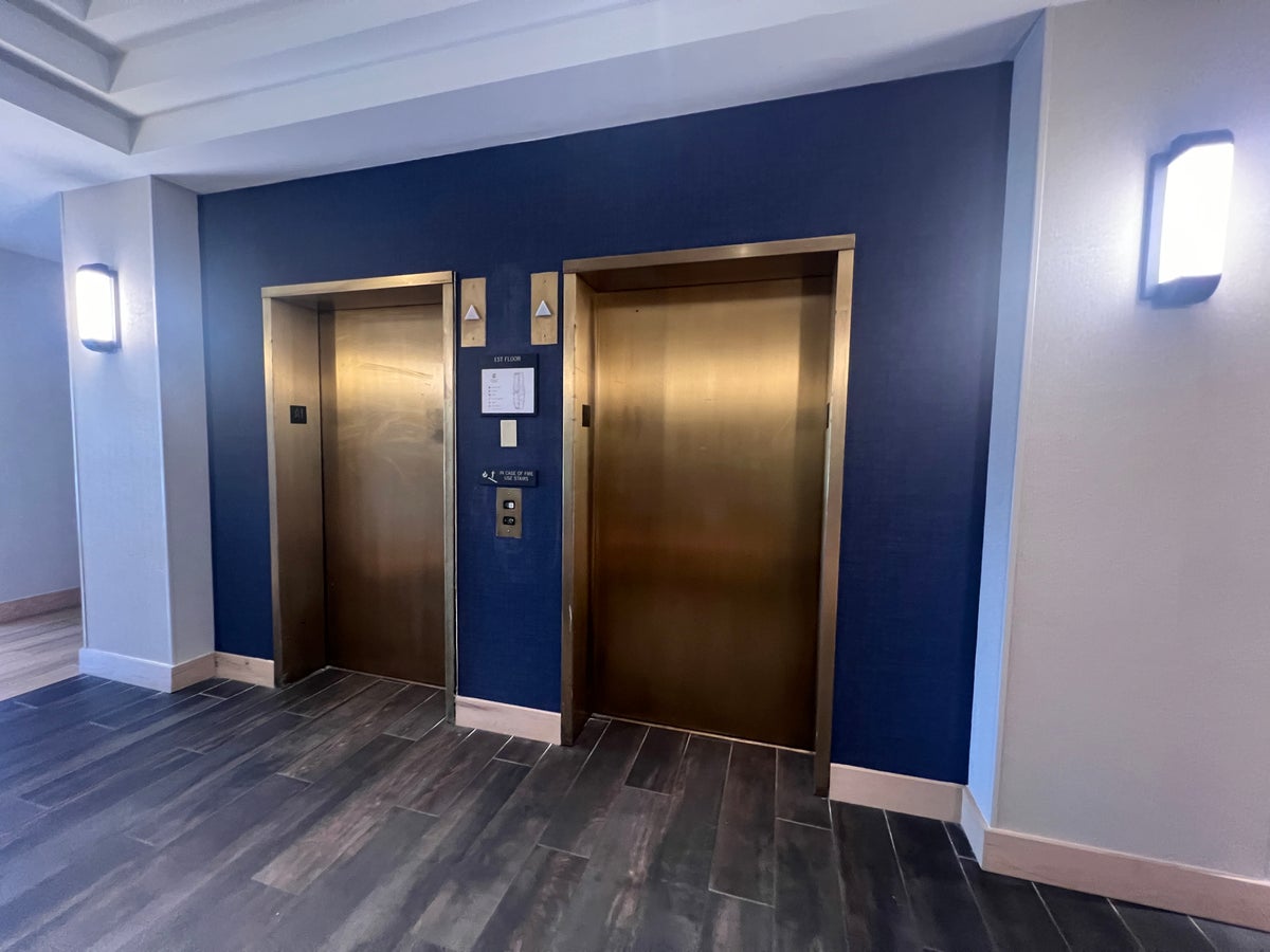 Hyatt Place Orlando Airport guest room elevators