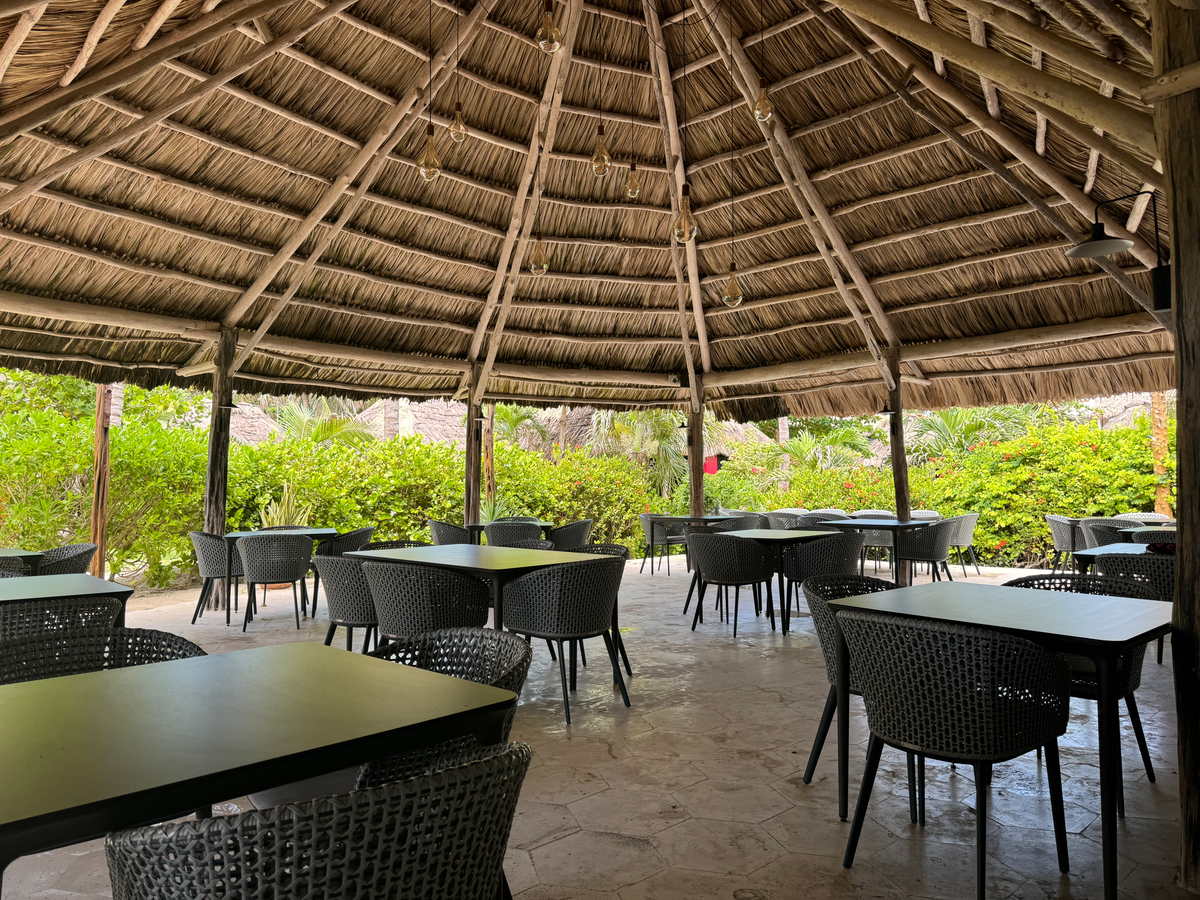 Matachica Resort Belize Mr Mrs Smith Mambo restaurant seating