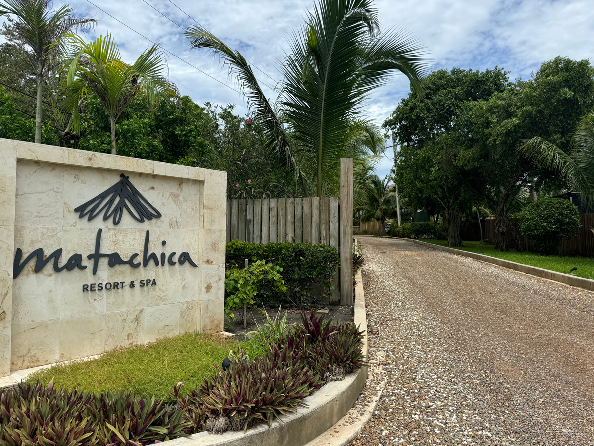 Matachica Resort Belize Mr Mrs Smith entrance