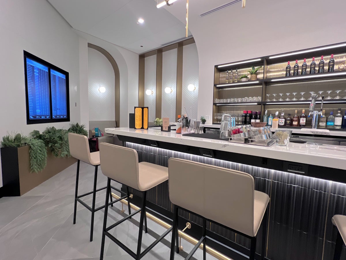 First Look: The Club MDW Is Now Open at Chicago’s Midway Airport