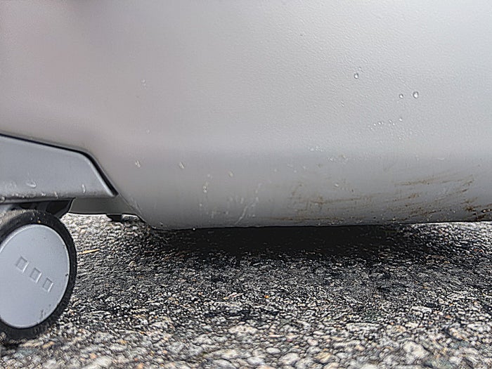 Monos Hybrid Trunk scratches