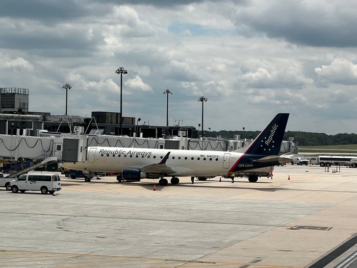 Republic Buys Mesa, Creating Sixth-Biggest U.S. Airline by Fleet Size