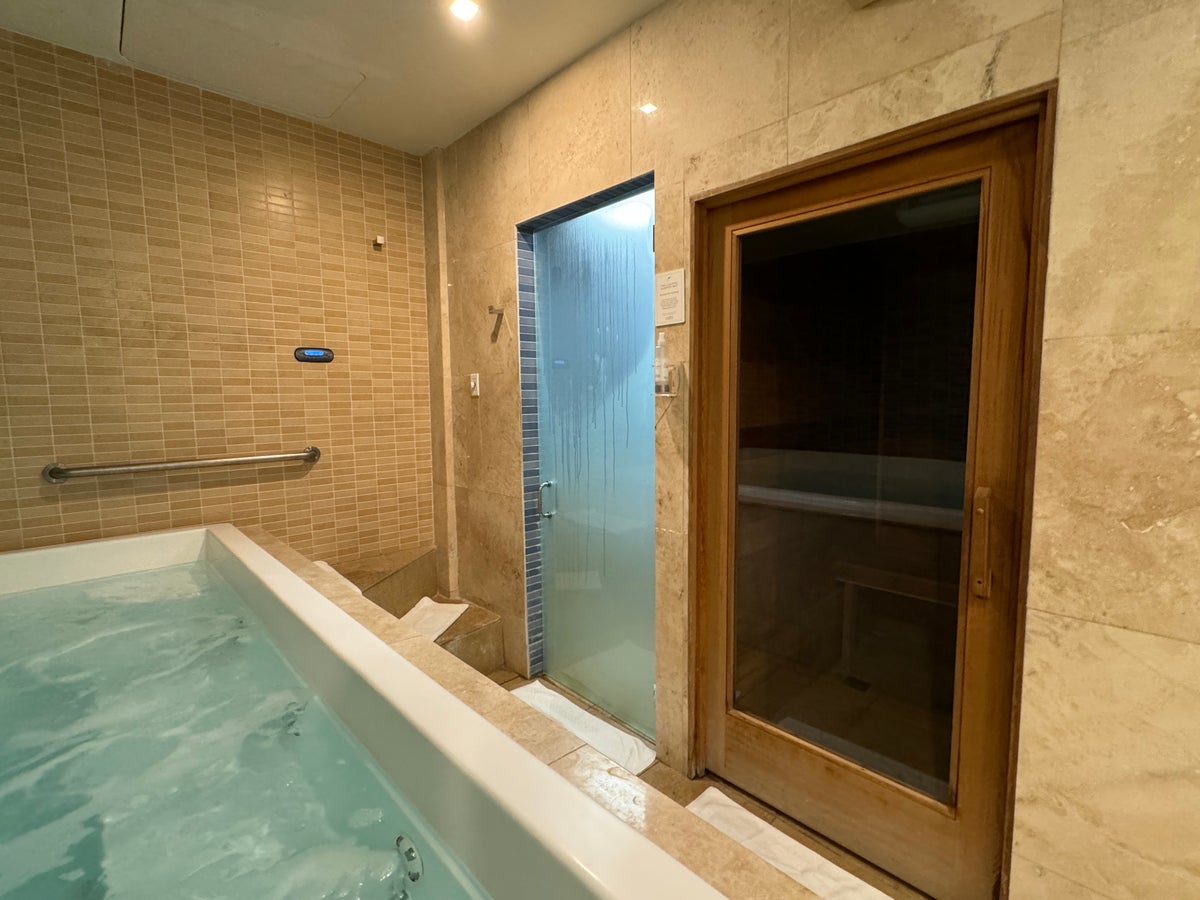 Ritz Turks Spa Sauna Jacuzzi Steam Room