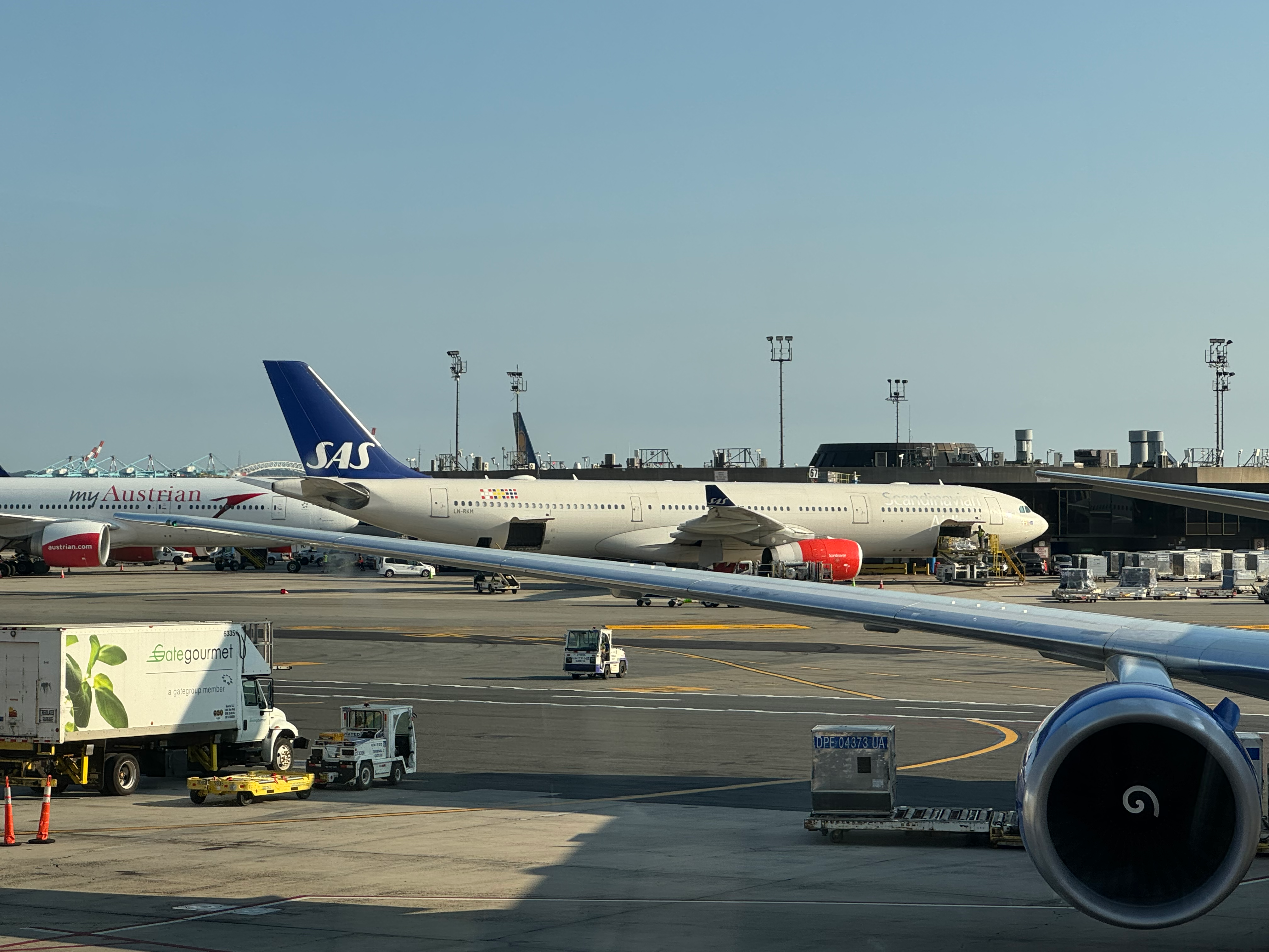 Delta SkyMiles Expands Award Redemption Options with SAS