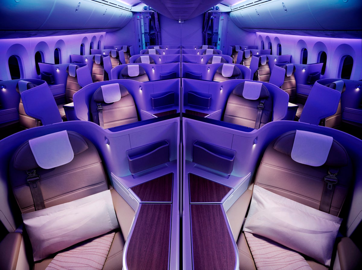 [Mistake Fare] Wide-Open Business Class Availability to Abu Dhabi for 20K Miles