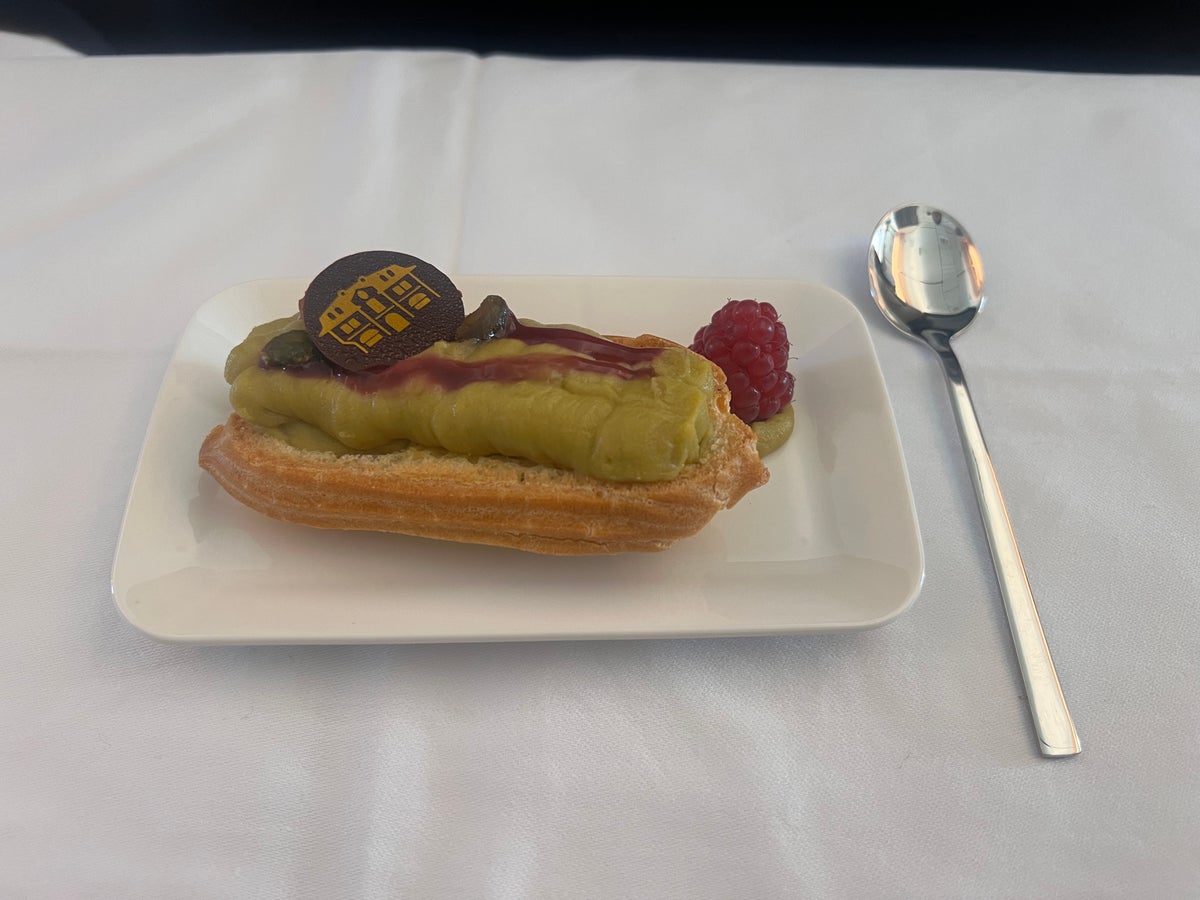 Swiss 777 business class dessert