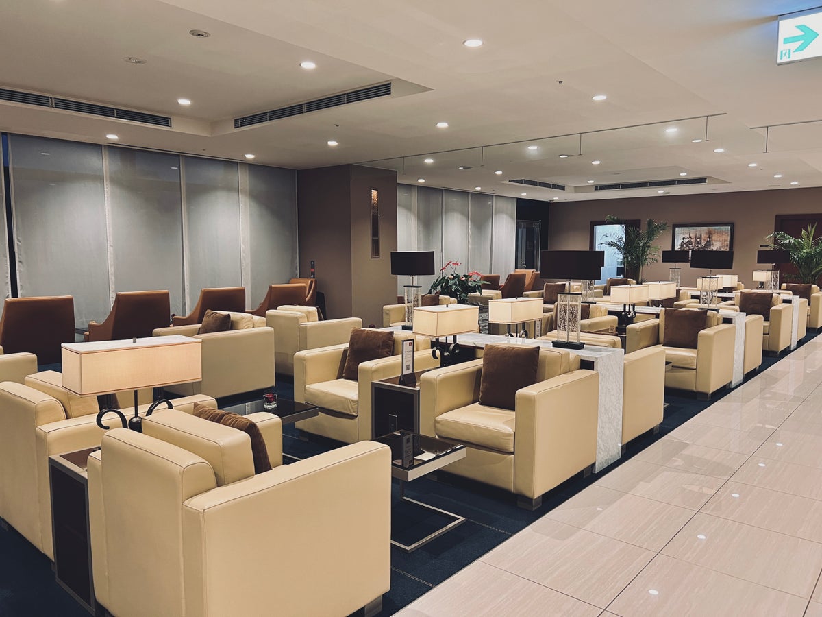 The Emirates Lounge Narita NRT seating