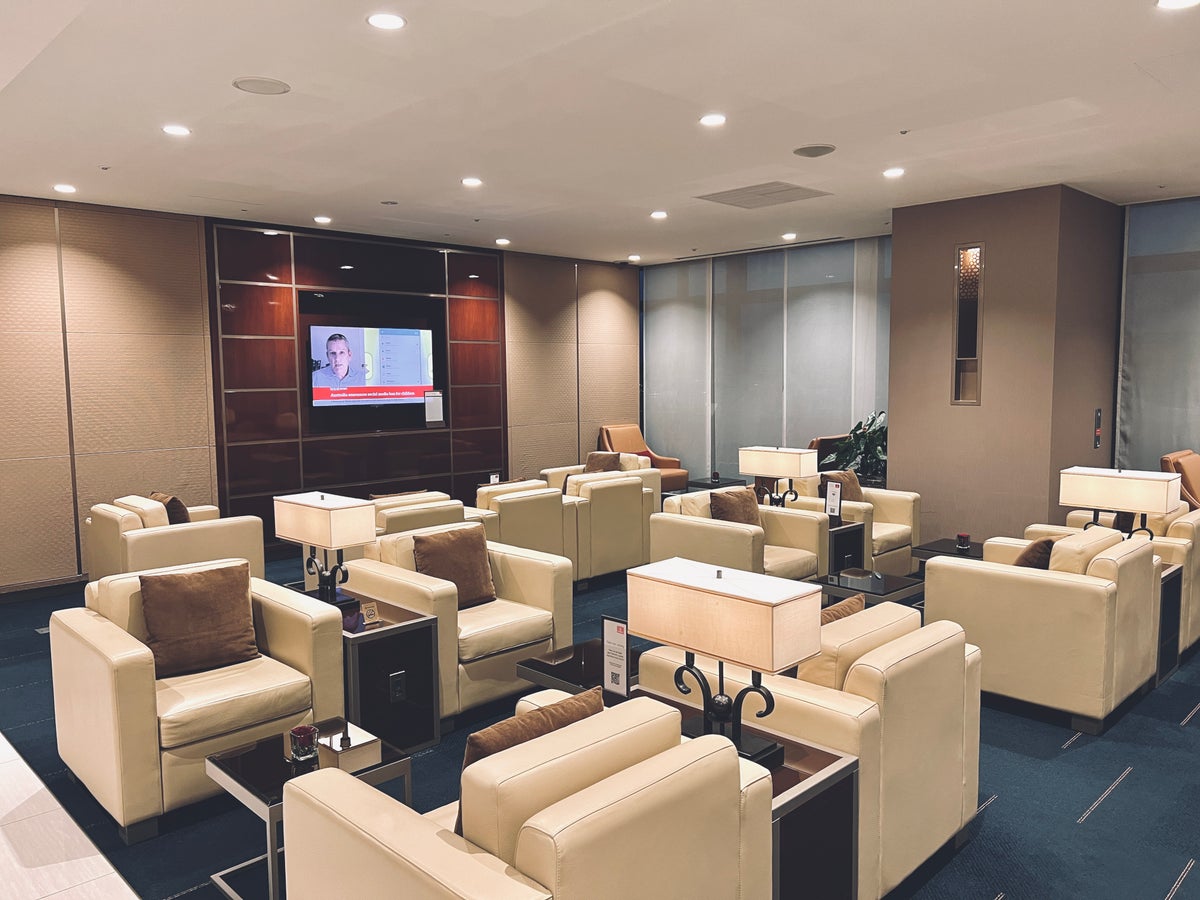 The Emirates Lounge Narita NRT tv seating area