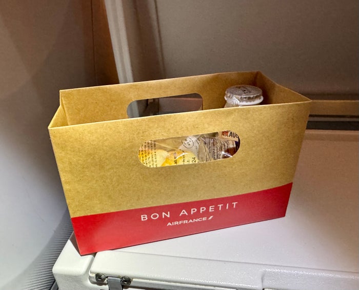 Air France Boeing 789 premium economy FnB second meal box
