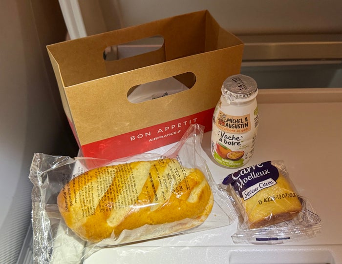Air France Boeing 789 premium economy FnB second meal Air France Boeing 789 premium economy FnB second meal