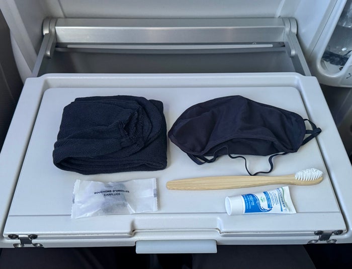 Air France Boeing 789 premium economy amenity kit contents