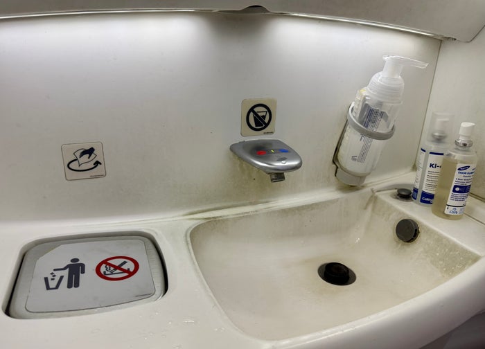 Air France Boeing 789 premium economy bathroom