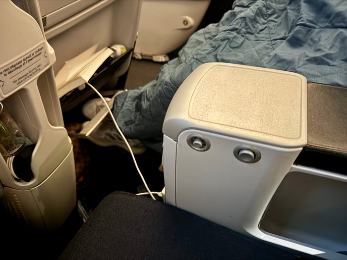 Air France Boeing 789 premium economy drink table