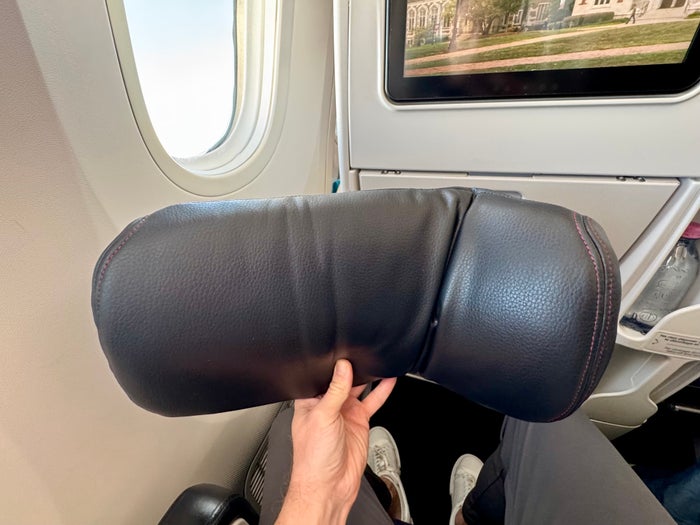 Air France Boeing 789 premium economy seat headrest broken